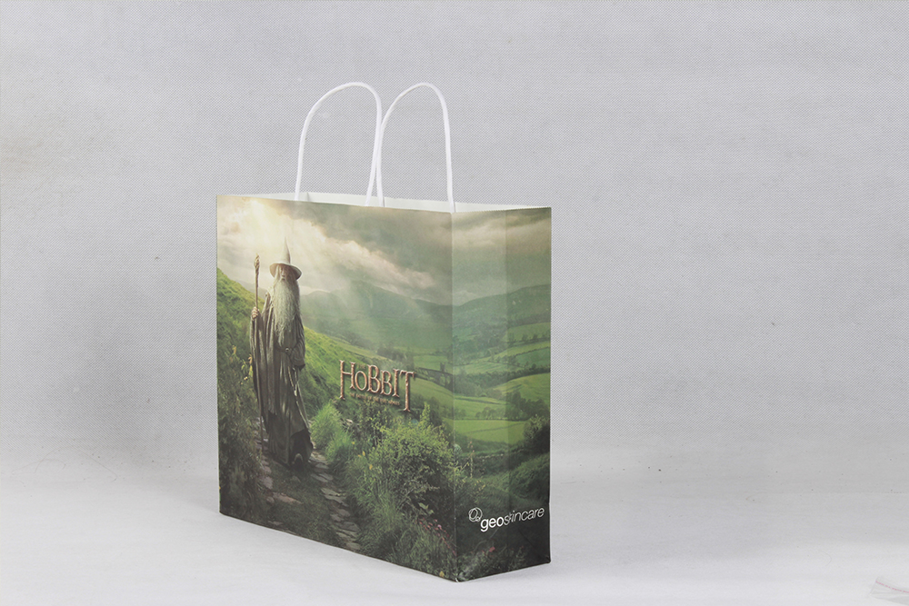 HOBBIT唯美藝術風格化妝品白卡紙袋定制 HOBBIT唯美藝術風格化妝品白卡紙袋定制