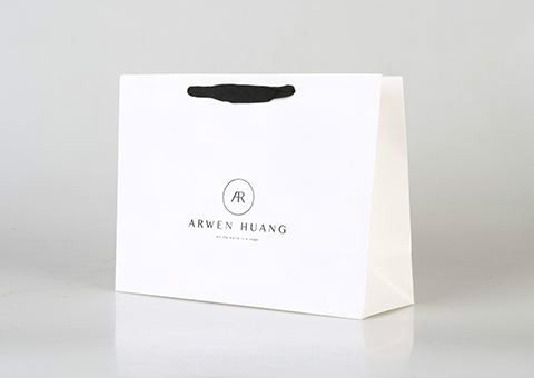 印刷白卡紙袋時,一定要覆膜嗎? 印刷白卡紙袋時,一定要覆膜嗎?