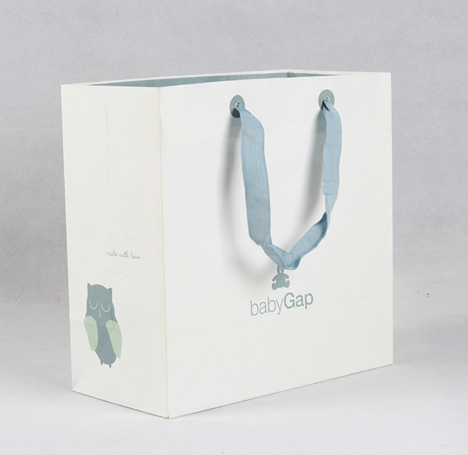 紙袋定制在選材上該如何選擇? 紙袋定制在選材上該如何選擇?